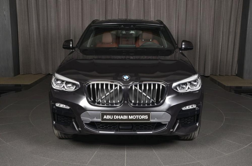 Chiếc BMW X4 2019 đầu tiên trên thế giới đã có mặt tại showroom a2